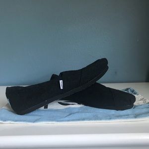 Brand New Toms Limited Edition size W8